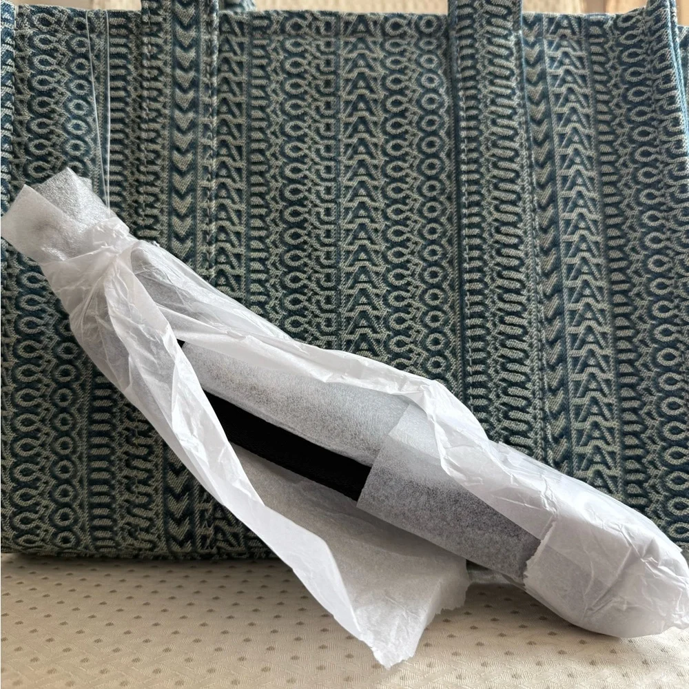 Marc Jacobs Sun Faded Denim Tote Bag - Picture 4 of 11
